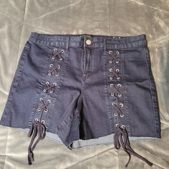 Designer Shorts Bundle - Size 10 to 16 - Picture 2 of 3